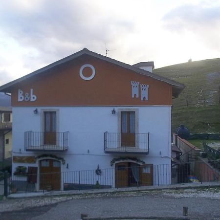 Le Antiche Torri Bed and Breakfast Pescasseroli Eksteriør billede
